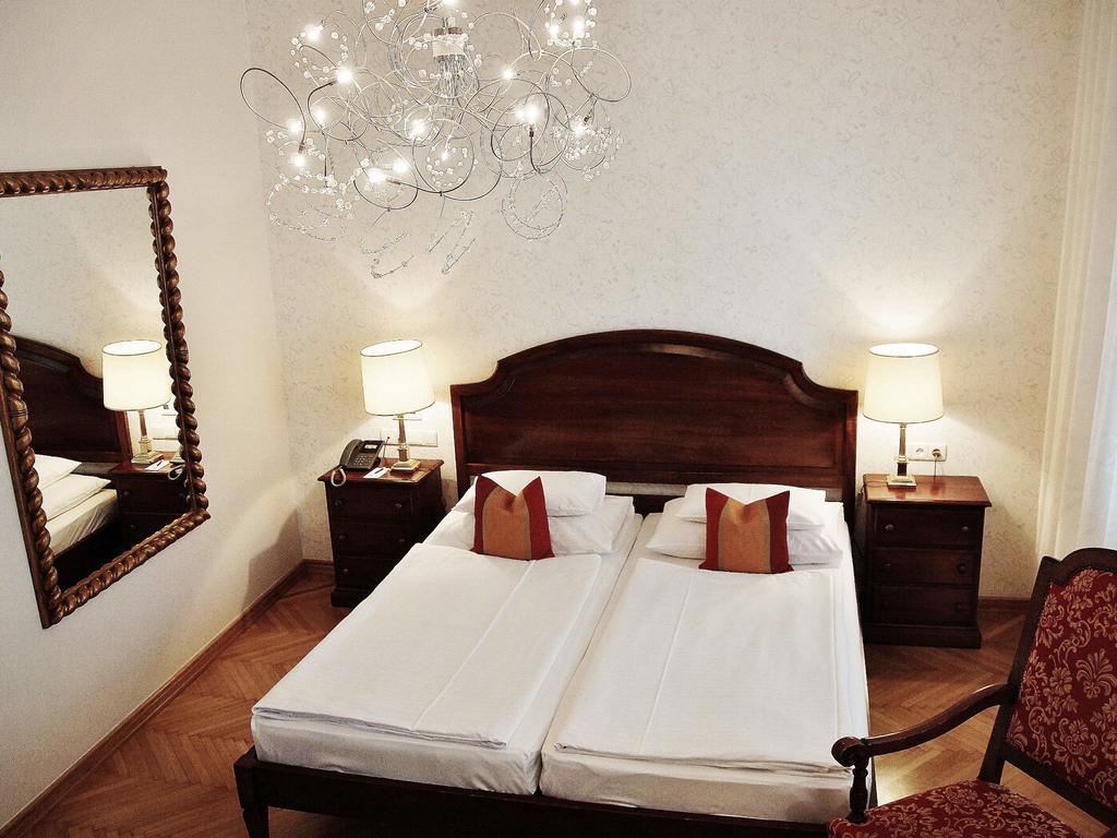 Myrooms Neu-Isenburg Rom bilde