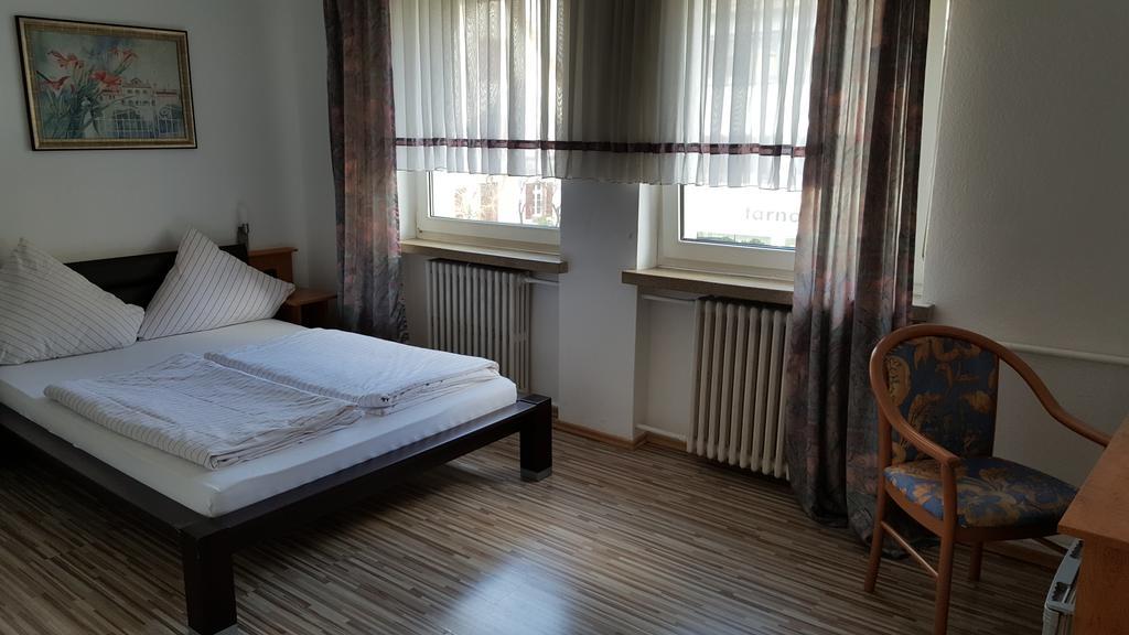 Myrooms Neu-Isenburg Rom bilde